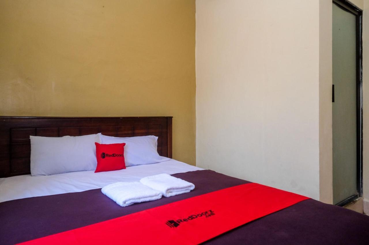 Reddoorz At Hotel Rich Parepare Near Pantai Mattirotasi Exterior foto