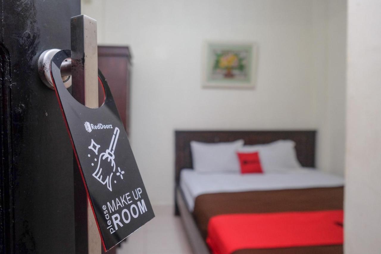 Reddoorz At Hotel Rich Parepare Near Pantai Mattirotasi Exterior foto