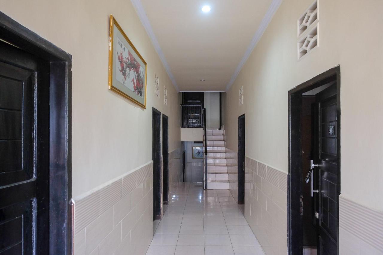 Reddoorz At Hotel Rich Parepare Near Pantai Mattirotasi Exterior foto