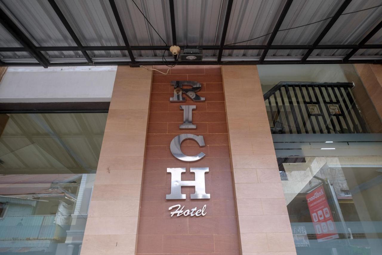 Reddoorz At Hotel Rich Parepare Near Pantai Mattirotasi Exterior foto